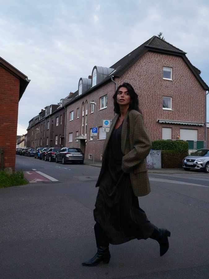 Instagram post by @selennergiz for DISSH. Caption reads: Bu seri benim favoriim🌹 #fyp #ootd #reklam.