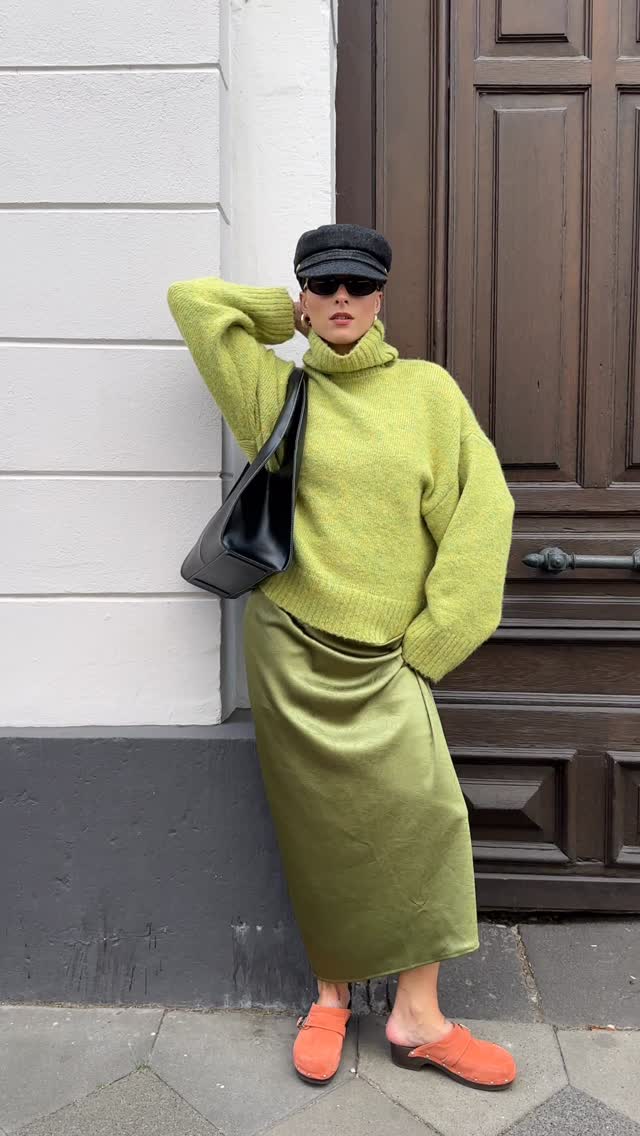 Instagram post by @lara_bsmnn for EDITED. Caption reads: Bold colors meet cozy textures — discover Lara’s....