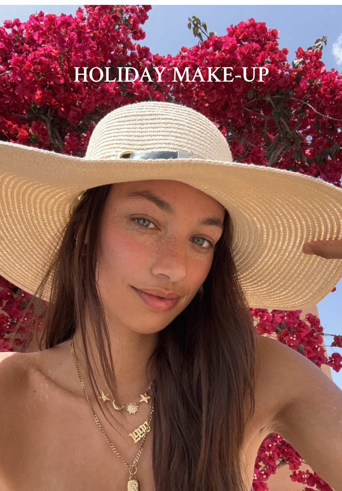 TikTok post by @sannedekramer for Max Factor. Caption reads: Perfecte vakantie lookje voor de hele dag 🌞 @Max....
