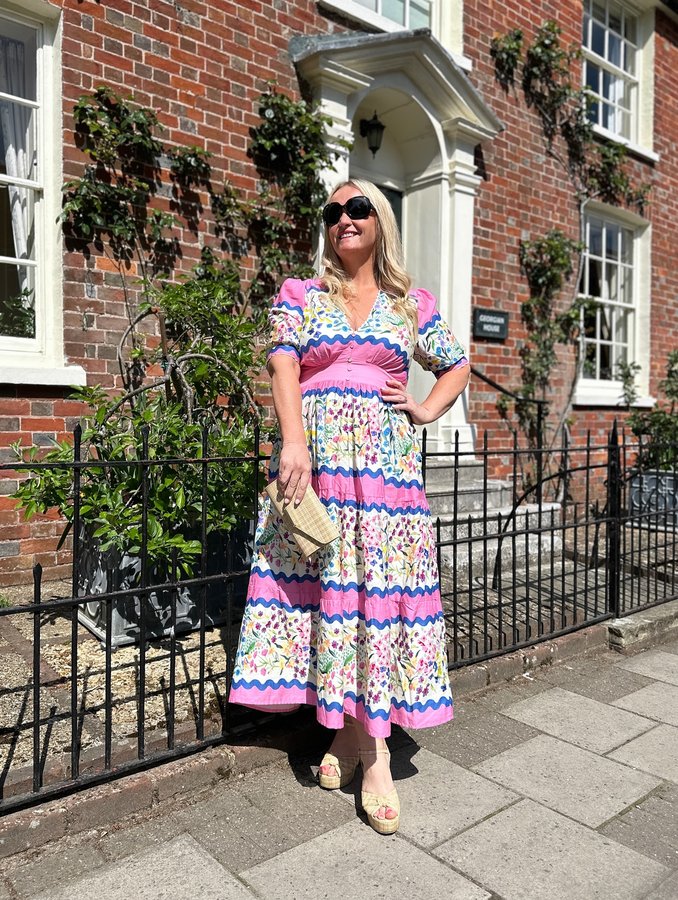Instagram post by an influencer for Hope & Ivy. Caption reads: [...] favourite Meredith dress from @hopeivylondon....