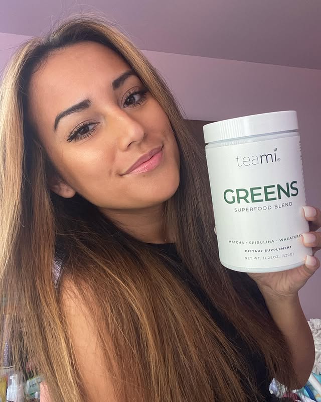 Instagram post by @malial16 for Teami Blends. Caption reads: [...] amazing Greens Superfood Powder by....