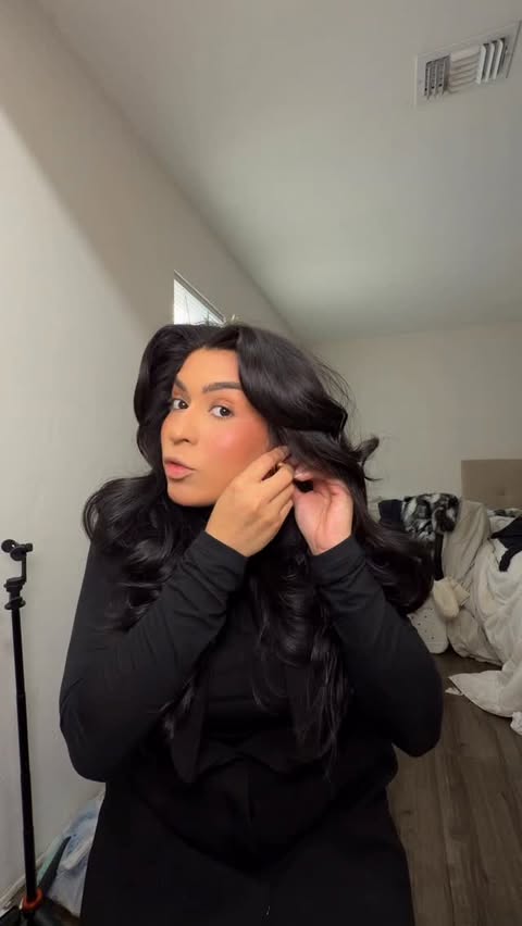 Instagram post by @evelynjuarezofficial for Crest. Caption reads: Amigas this is My first ever Red Carpet event!! 🫢....