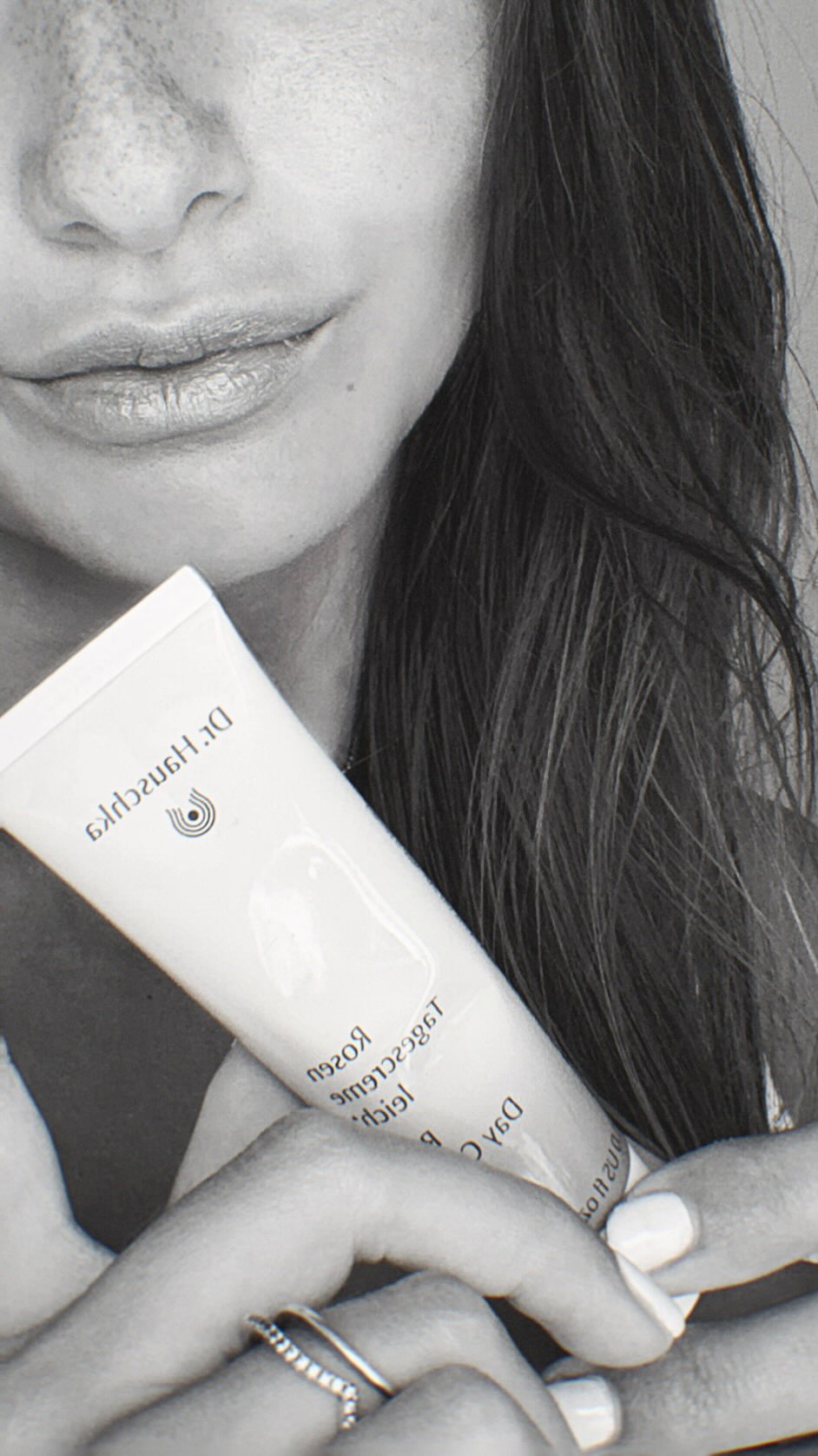 Instagram post by @lisaastecher for brandsyoulove.de. Caption reads: [...] #powertoyourskin @brandsyoulove.de.