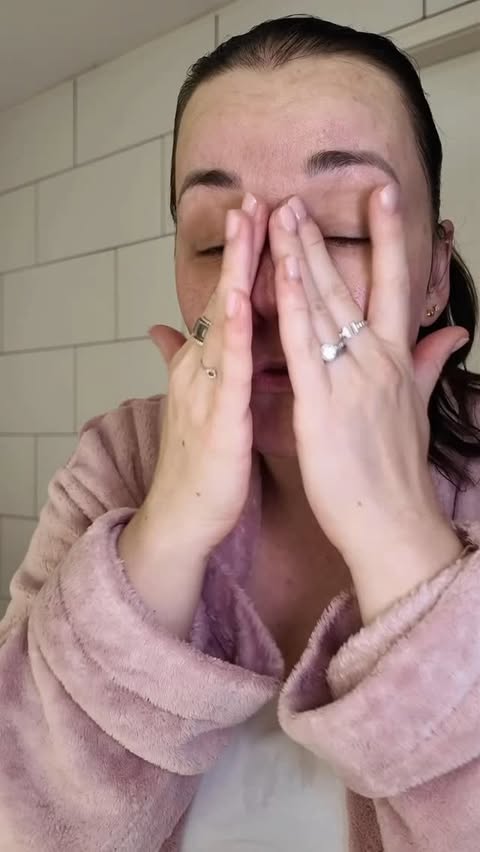 Instagram post by @beautygloss for Clay And Glow. Caption reads: AD - Mijn skincare routine met @clayandglow.