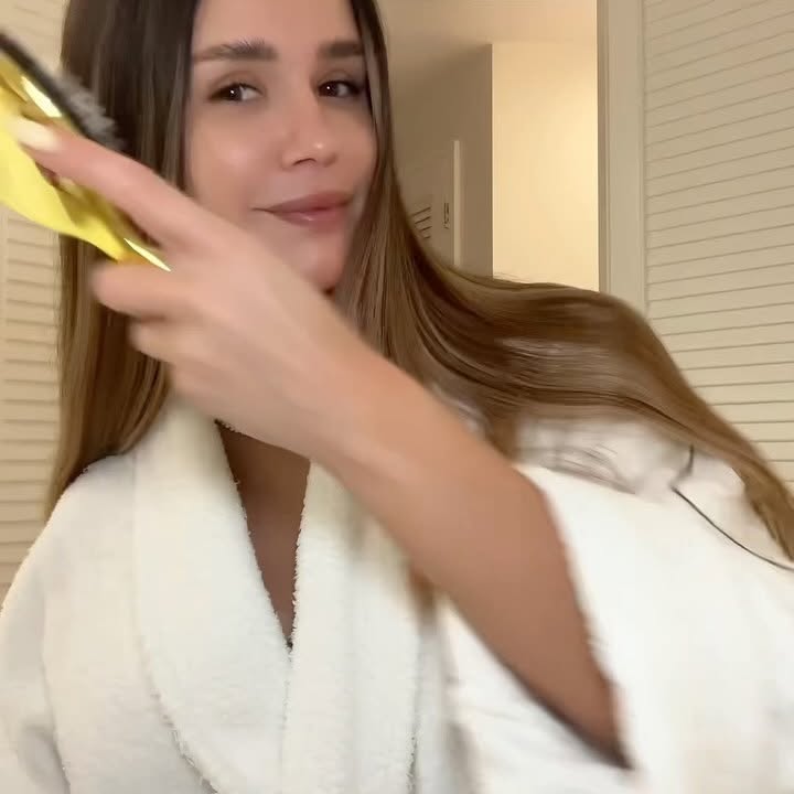 Instagram post by @theroject for Mecca Cosmetica. Caption reads: a weightless @meccacosmetica duo that’s like a....