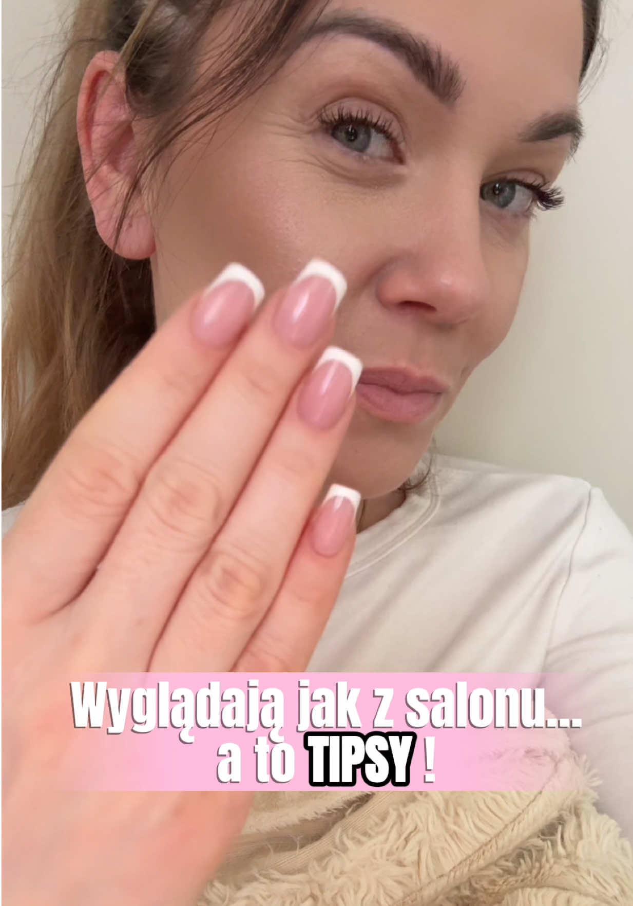 TikTok post by @mamelitka for BTArtboxnails. Caption reads: hit ! Współpraca z @BTArtboxnails Mój model to....