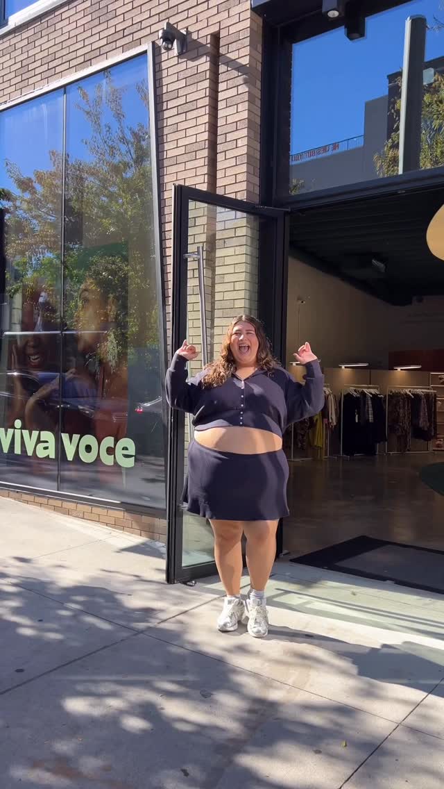 Instagram post by @naomiheartsxo for JetBlue. Caption reads: Some of the best Airline food I’ve had was on....