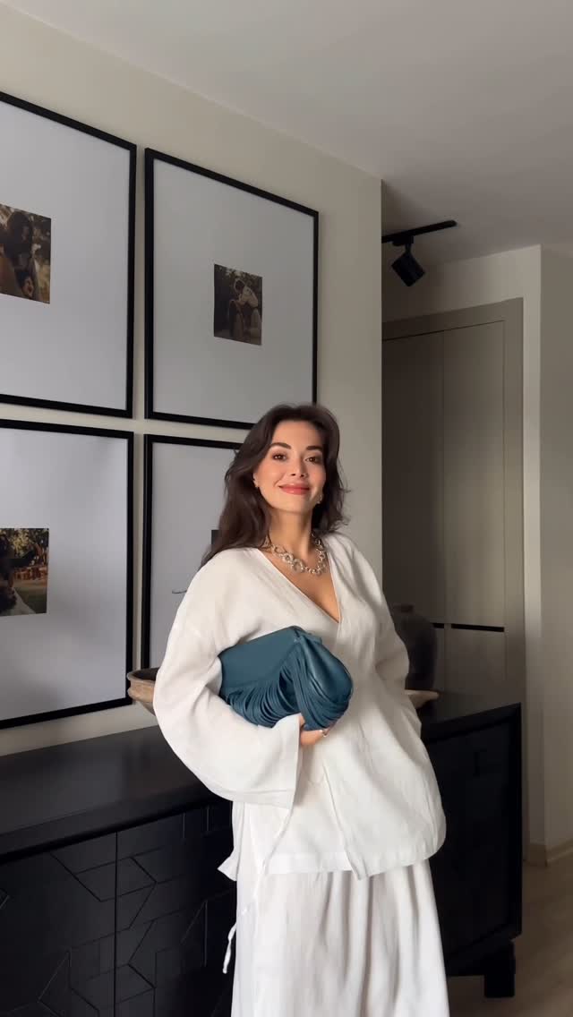 Instagram post by @hillmermer for Oysho. Caption reads: Şey diyebilir miyiz? Keten kadın ya da beyaz kadın....