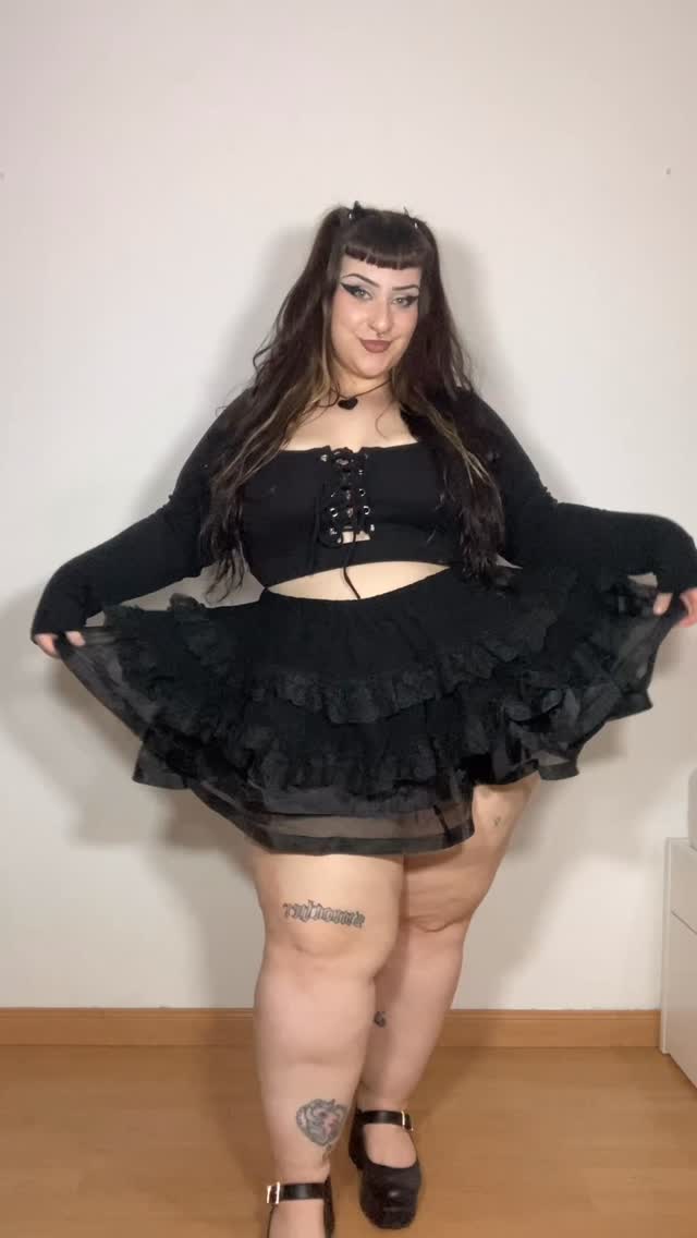 Instagram post by @martaxfits for Forest Ink. Caption reads: [...] be BETTER 🖤 Thank you so much....