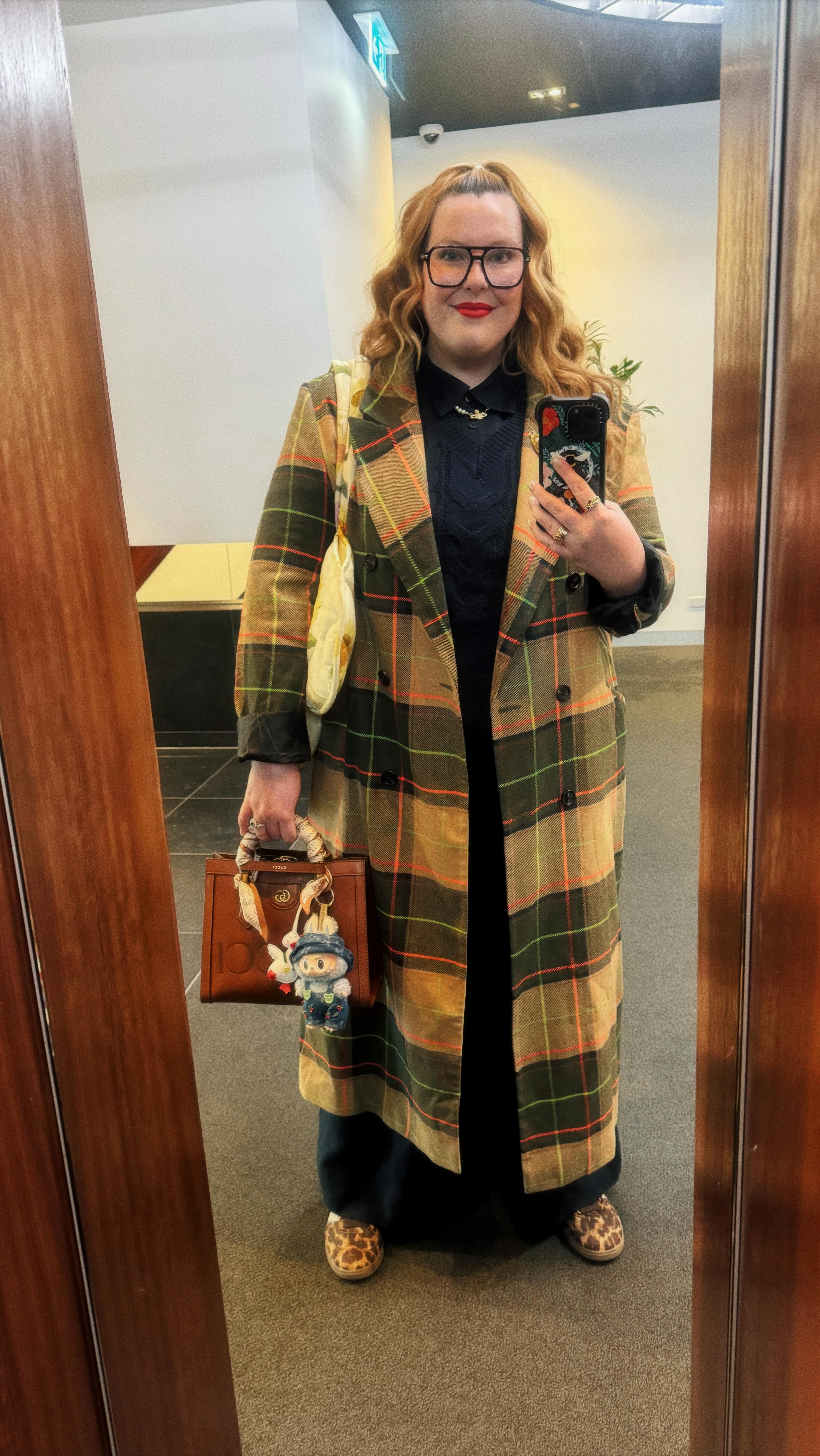 Instagram post by @suzie_stevens for Commonry. Caption reads: [...] in bed for a week, this outfit from....