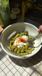 Instagram post by @cabagges.world for Banza. Caption reads: An @eatbanza summer lunch- green scallion pasta w/....