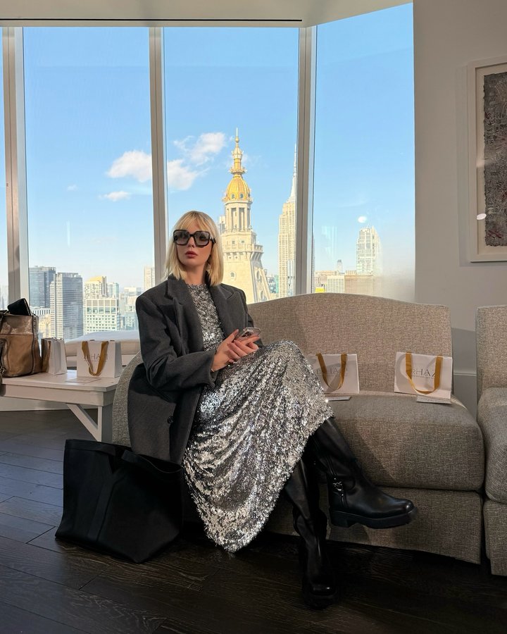 Instagram post by @annieestrin for PINKO. Caption reads: Spring is a time of renewal, fresh trends,....