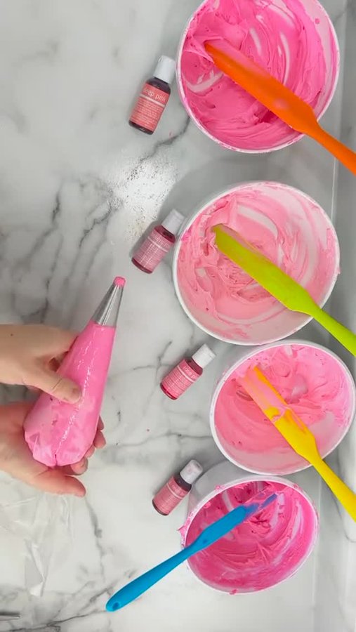 Instagram post by @erin.cakesandcupcakes for Chefmaster. Caption reads: 🩷 What is your favorite shade of @chefmaster....