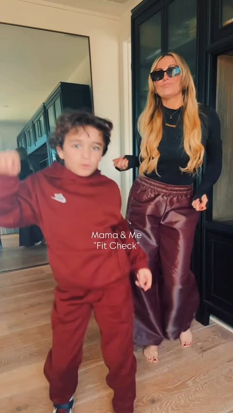 Instagram post by an influencer for Nike. Caption reads: [...] send you our cute cozy looks @nike....