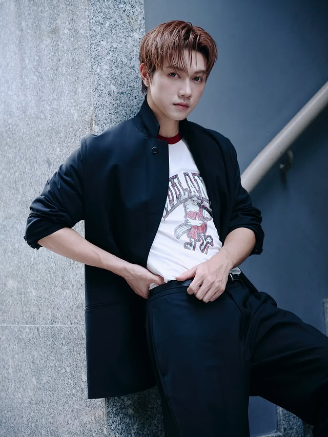 Instagram post by @jsol.thaison for Armani Exchange. Caption reads: Refined yet never too formal. 
@armaniexchange....