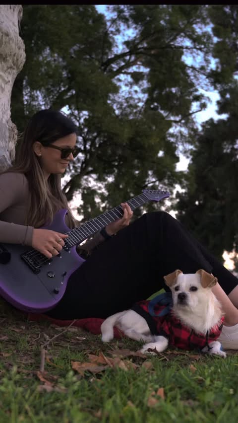 Instagram post by @tracylambertucci for ENYA MUSIC. Caption reads: I am absolutely loving how easy and convenient it....