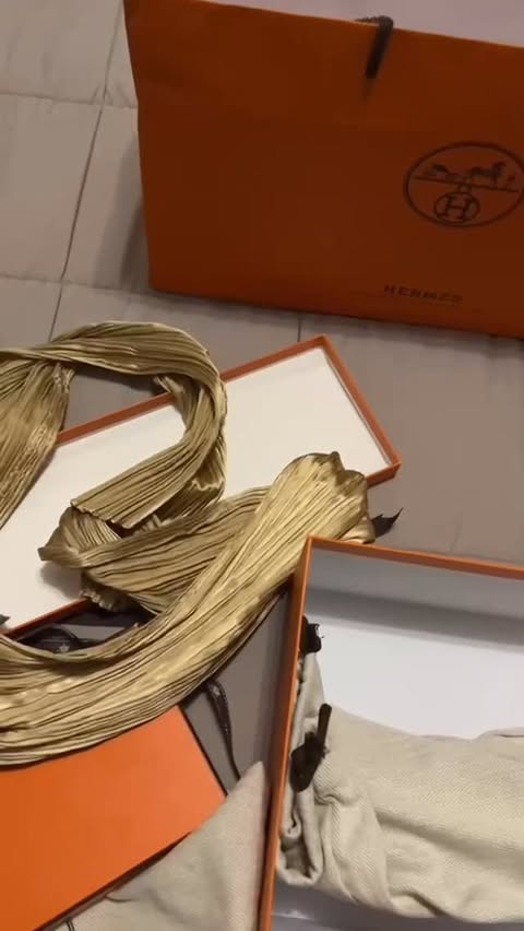 Instagram post by @quinnfluencee for Hermès. Caption reads: #ad #hermes #luxury.