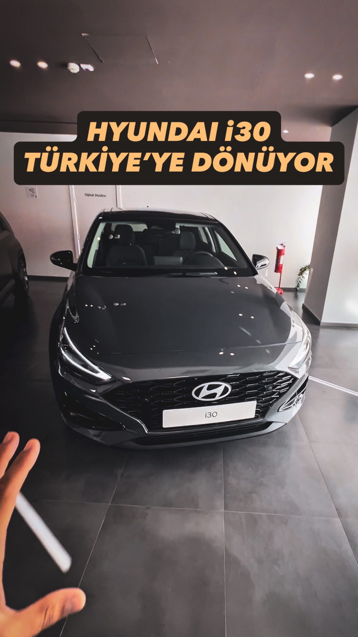 Instagram post by @ozanogretmenoglu for Hyundai. Caption reads: Hyundai Türkiye’den i30 Sürprizi 🇹🇷 

Uzun....