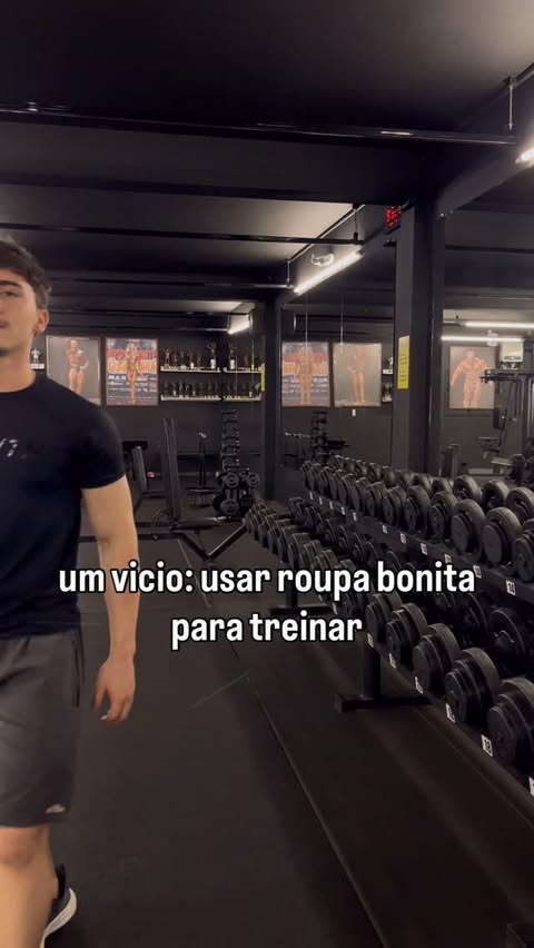 Instagram post by @everson._vinicius for Growth Supplements. Caption reads: Use🏷️VINCH na @growthsupplements.