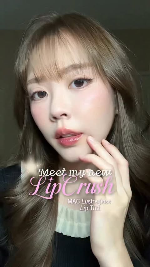 Instagram post by @fififi805 for M·A·C Cosmetics Thailand Market. Caption reads: my new lip crush💖💄✨ ที่สุดในใจต้องให้เค้าเลย กับ....