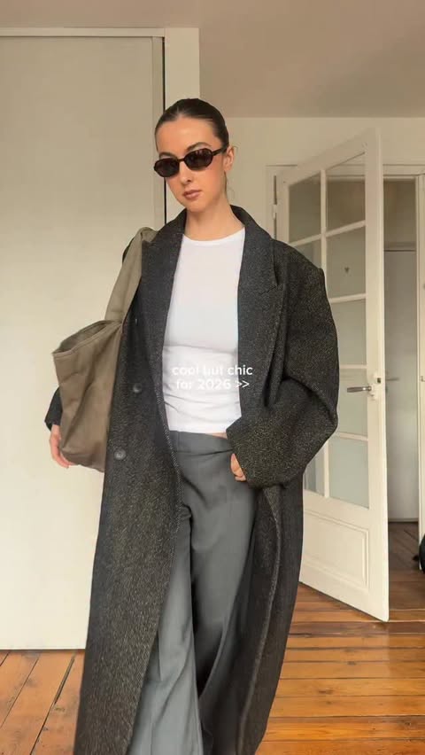 Instagram post by @laraaceliaa for WEEKDAY. Caption reads: #anzeige @weekdayofficial cool but chic for 2026.