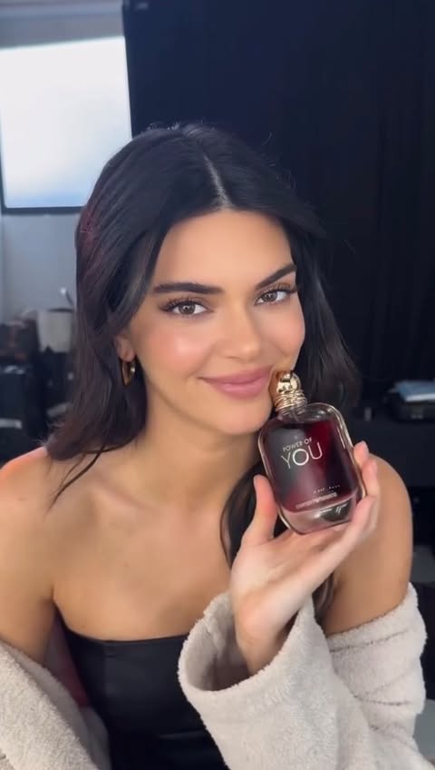 Instagram post by @kendalljbr for Giorgio Armani. Caption reads: Vídeo promocional de Kendall Jenner para o perfume....