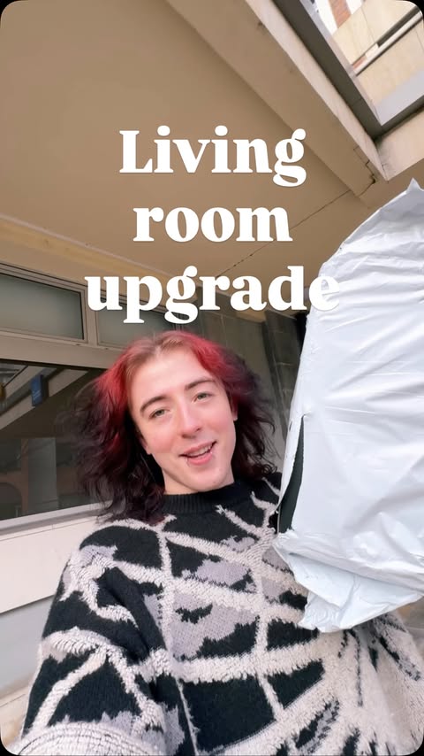 Instagram post by @eclxpsxe_ for Govee. Caption reads: So where should I put it? 🧐
.
.
#lamp....