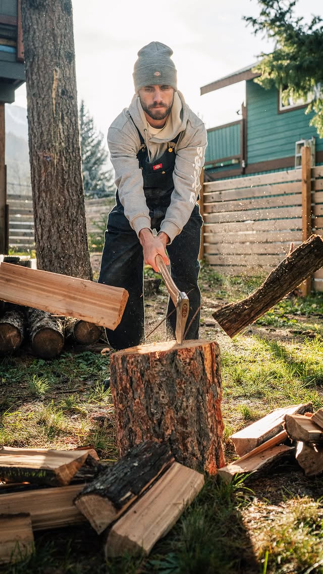 Instagram post by @soulboarder for Dickies. Caption reads: [...] The perfect holiday gift is here.

Shop....