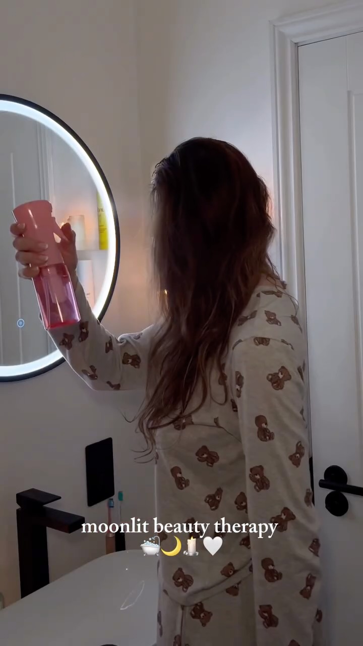 Instagram post by @blueusual for ARKIVE HEADCARE. Caption reads: [...] pre shampoo treatment*
@arkiveheadcare....