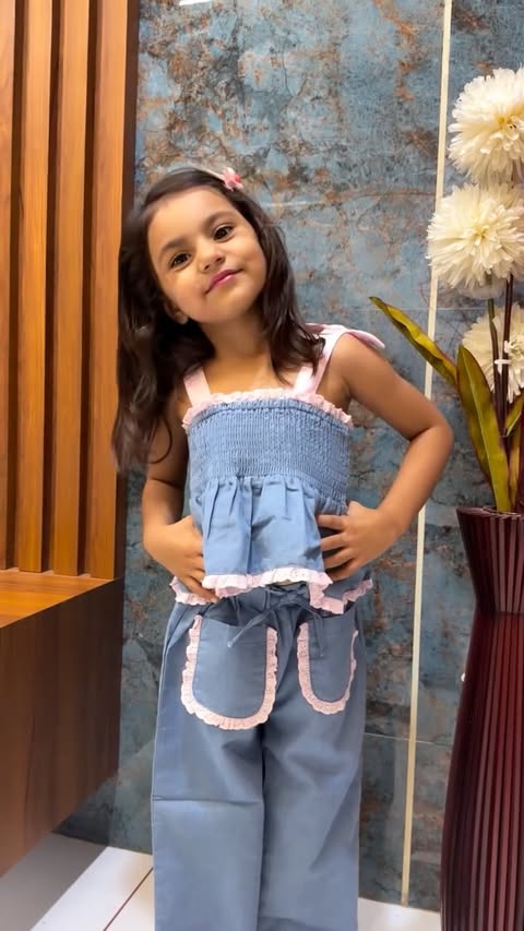 Instagram post by @world_of_jessica_ for Hopscotch. Caption reads: [...] ready with my favourite looks from Hopscotch....