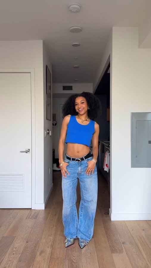 Instagram post by @amiahkailee for ShoeDazzle. Caption reads: Highly requested floating hand....