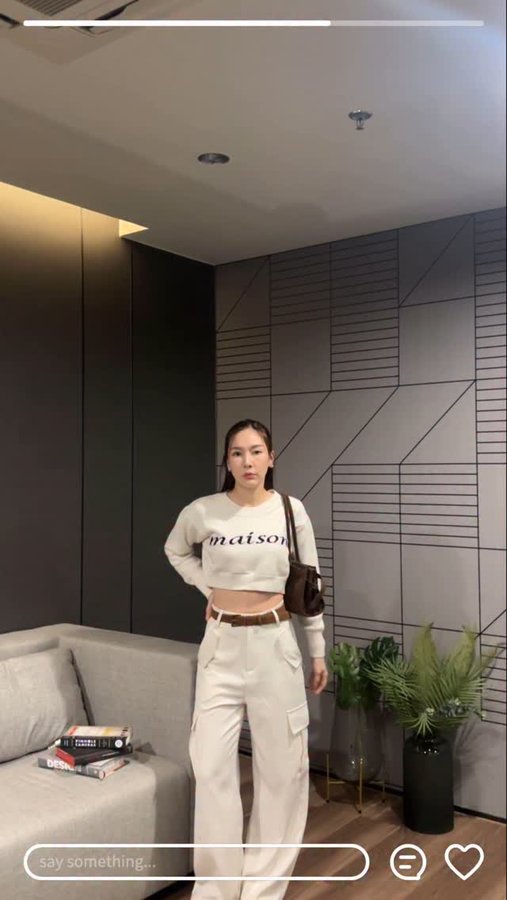 Instagram post by @anismild for Shopee Fashion TH. Caption reads: It hits me like an earthquake 👊🏼 . .....