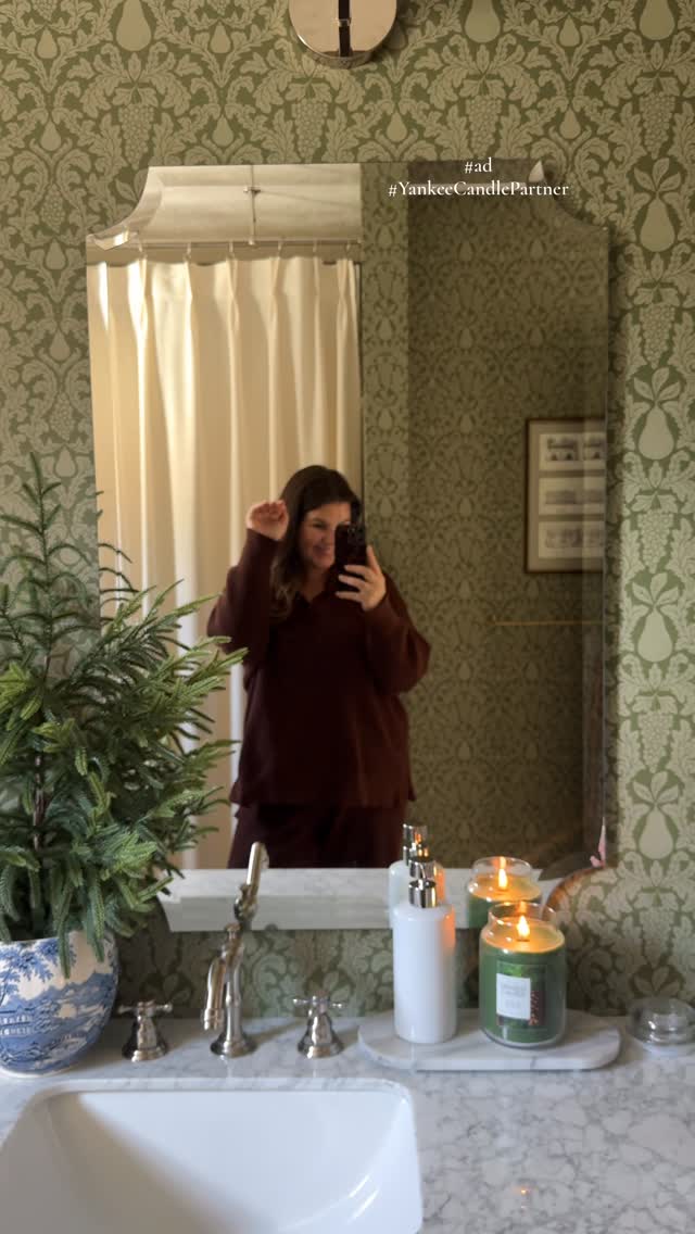 Instagram post by @katelynshow for Yankee Candle. Caption reads: [...] smell like a Christmas tree farm?!....