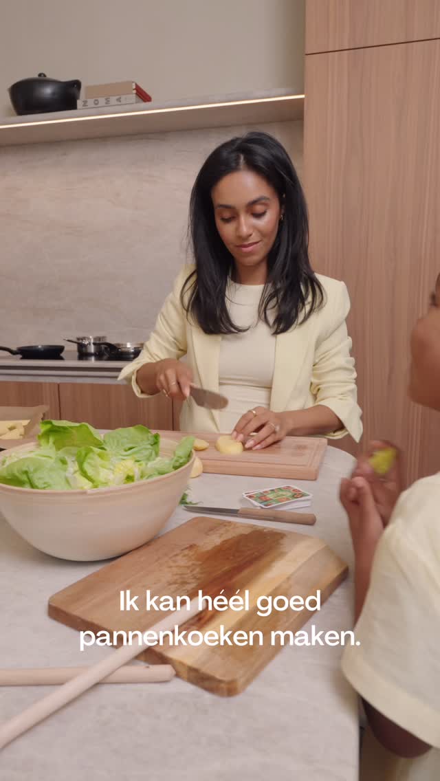 Instagram post by @noragharib for HelloFreshBE. Caption reads: 🥞 Pannenkoeken boven alles! Dankzij ’t Zalige....