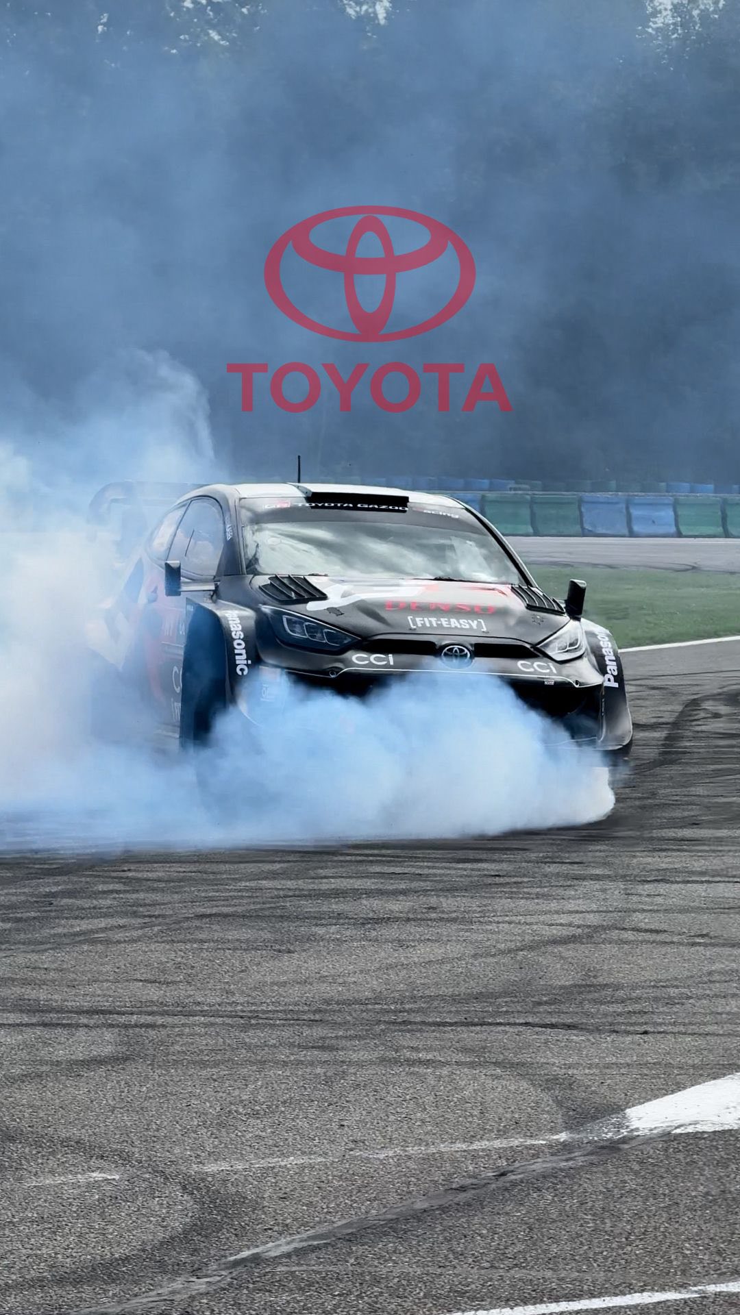 Instagram post by @erwan.tgd for TOYOTA. Caption reads: À  Rétromobile, les pépites ne sont pas toujours....