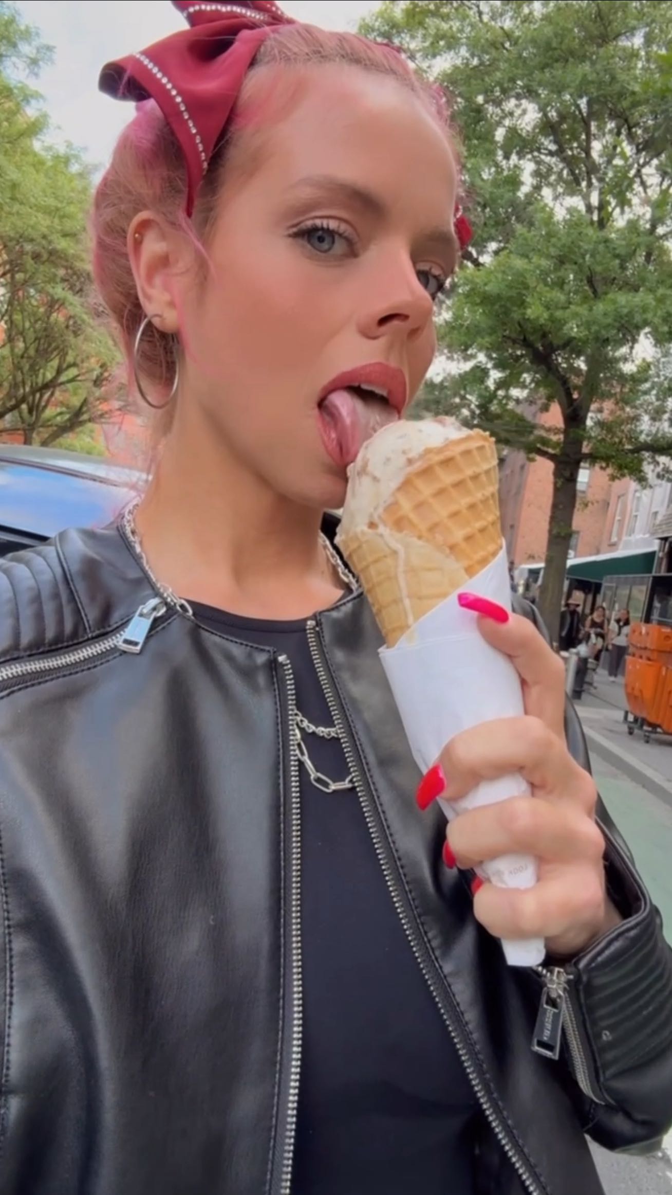 Instagram post by @rosa_notso_nice for Salt & Straw. Caption reads: It’s time for fall flavors!! Come with me to try....