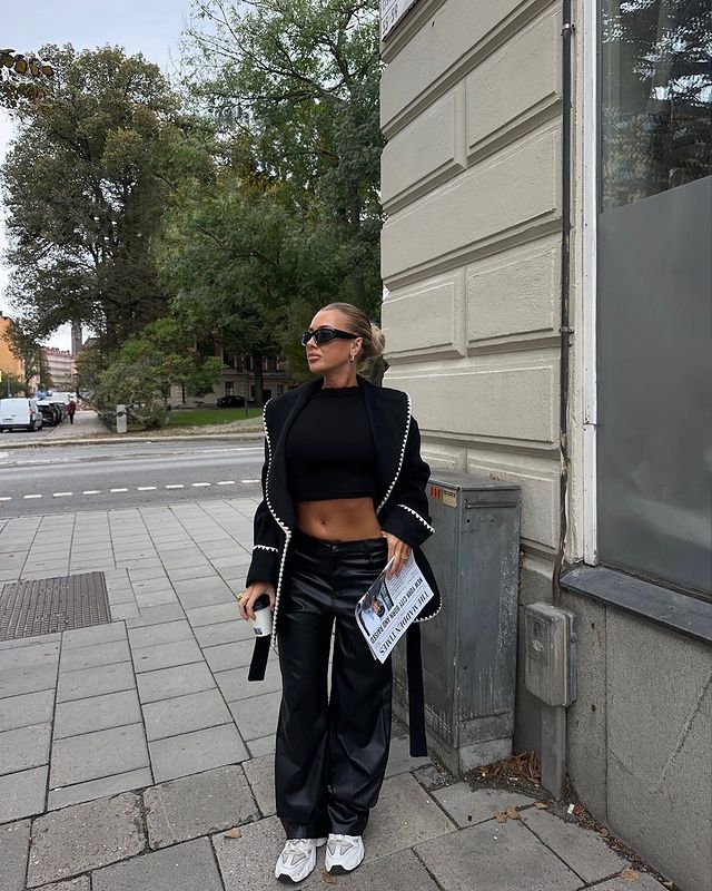 Instagram post by @hannafriberg for Bubbleroom. Caption reads: (REKLAM @bubbleroom) 3st höstlooks coming your....