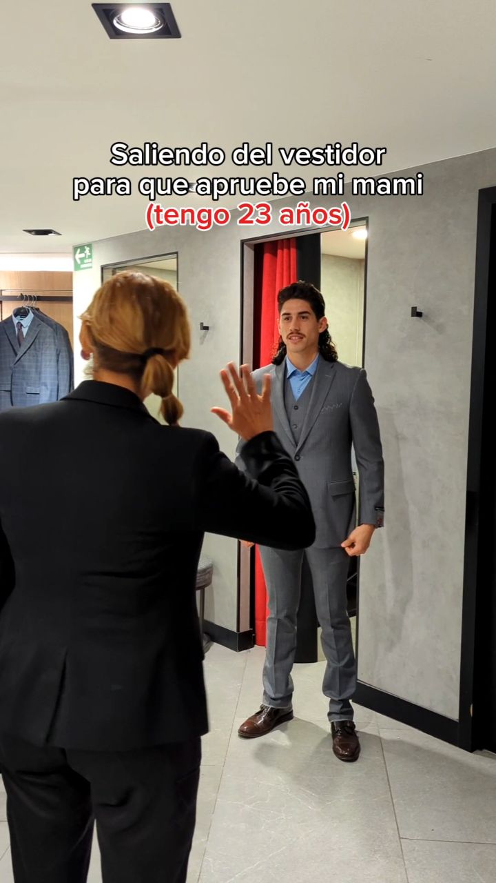 Instagram post by @carlosburritogarcia for Men’s Fashion. Caption reads: 👍🏻???...
#humor #mama #fpyシ.