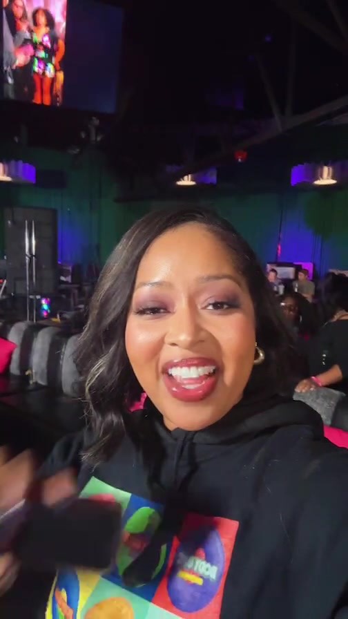 Instagram post by @thedestinypayton for Canvas Beauty Brand. Caption reads: @canvasbeautybrand  LIVE LIVE!!!.