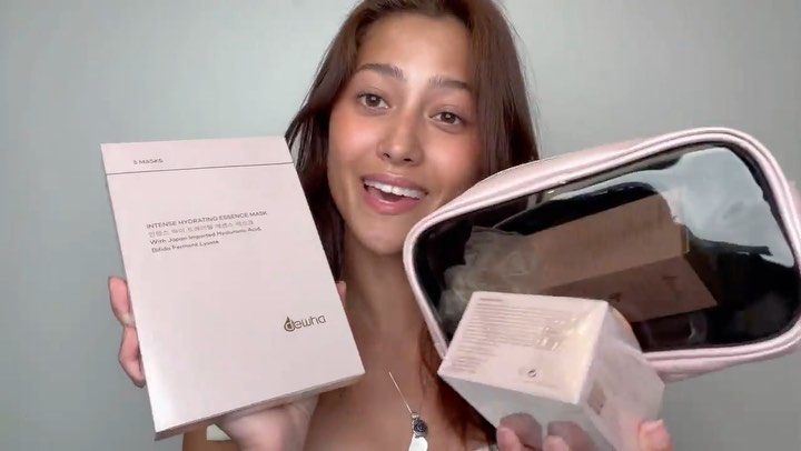 Instagram post by @mauwrob for Dewha Skin. Caption reads: Got a super exciting beauty package from @dewha.co....