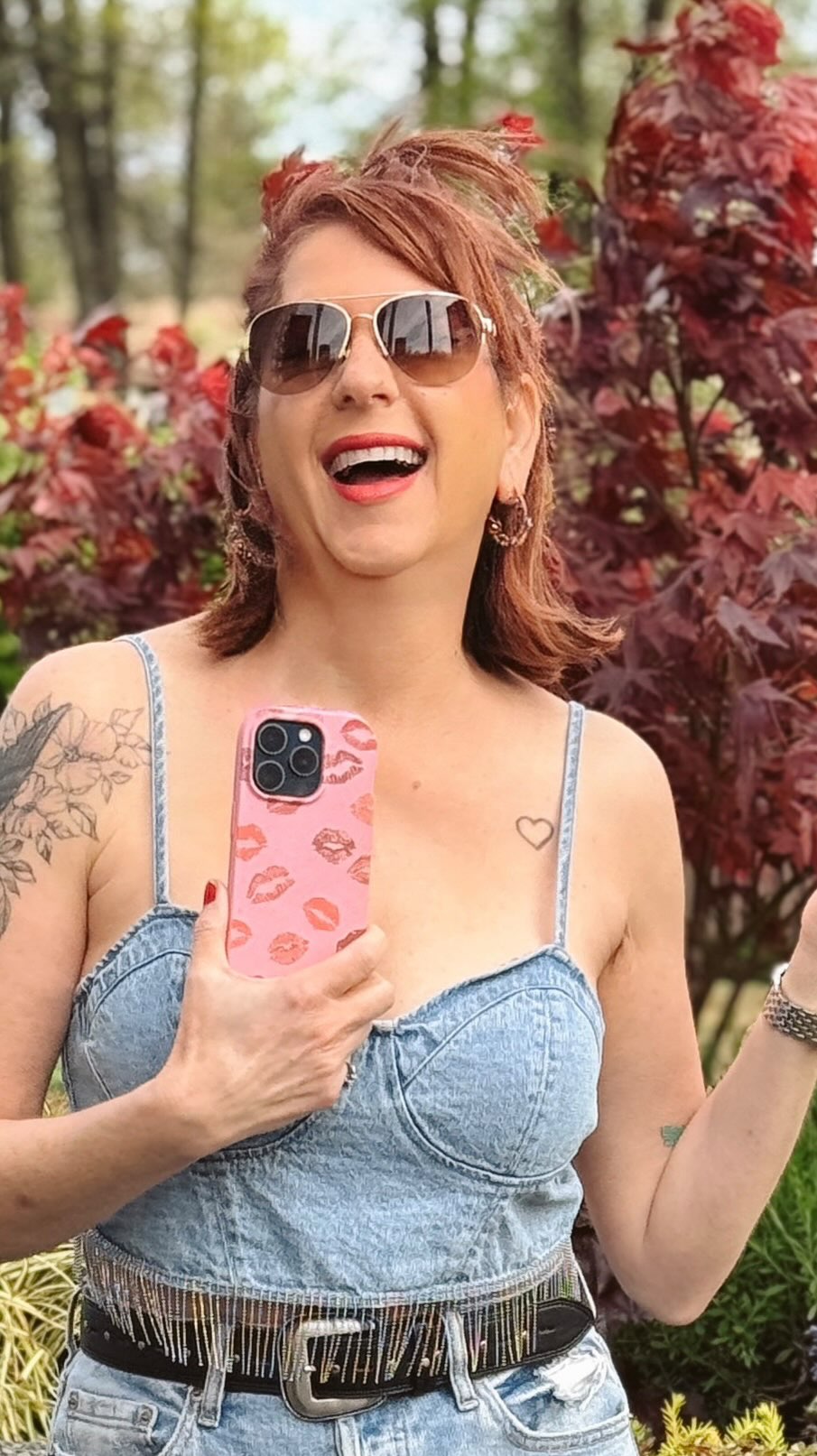 Instagram post by @rosiequinnstyle for Pela Case. Caption reads: Have you ever matched your outfit to your phone....