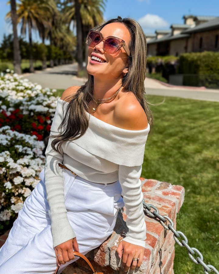 Instagram post by @rachelvogttrends for Visionworks. Caption reads: I’ve been living in these brown AVIO sunglasses....