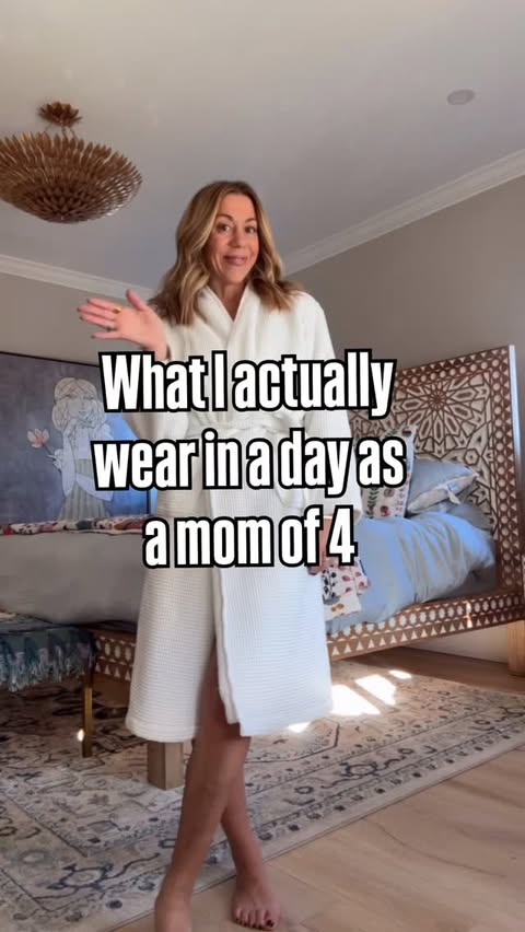 Instagram post by @themotherchic for EVEREVE. Caption reads: Easy, everyday outfits that work for real life —....