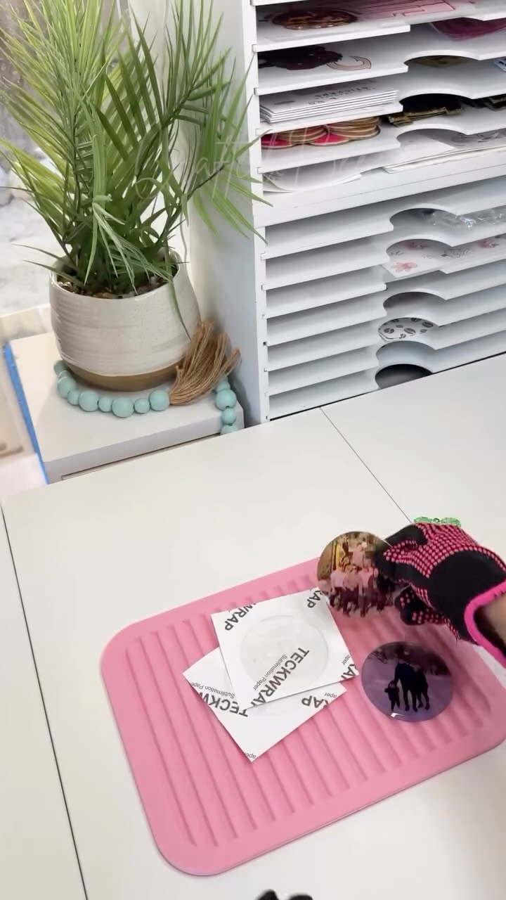 Instagram post by @craftedxbee for TeckWrapcraft. Caption reads: [...] stock 🫶🏼🫶🏼

Using: @teckwraphtv....