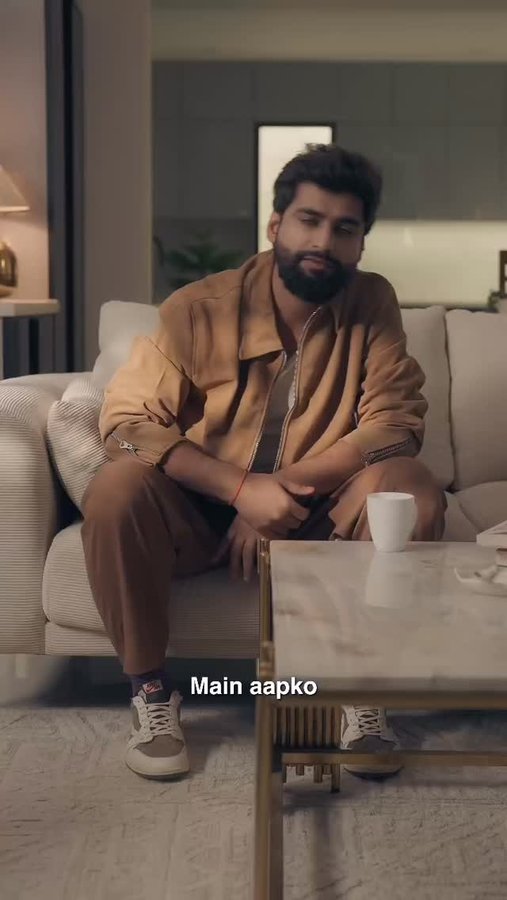 Instagram post by @thehumourclass for Havells. Caption reads: Fan toh sabke hote hain,
par Harsh bhai ka fan....