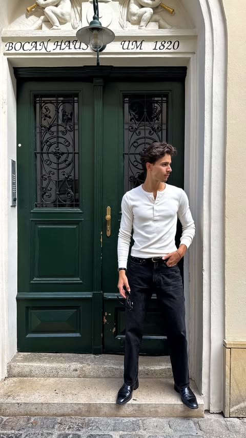 Instagram post by @simonfrdsm for Abercrombie & Fitch. Caption reads: anzeige / one jeans is all you need @abercrombie....