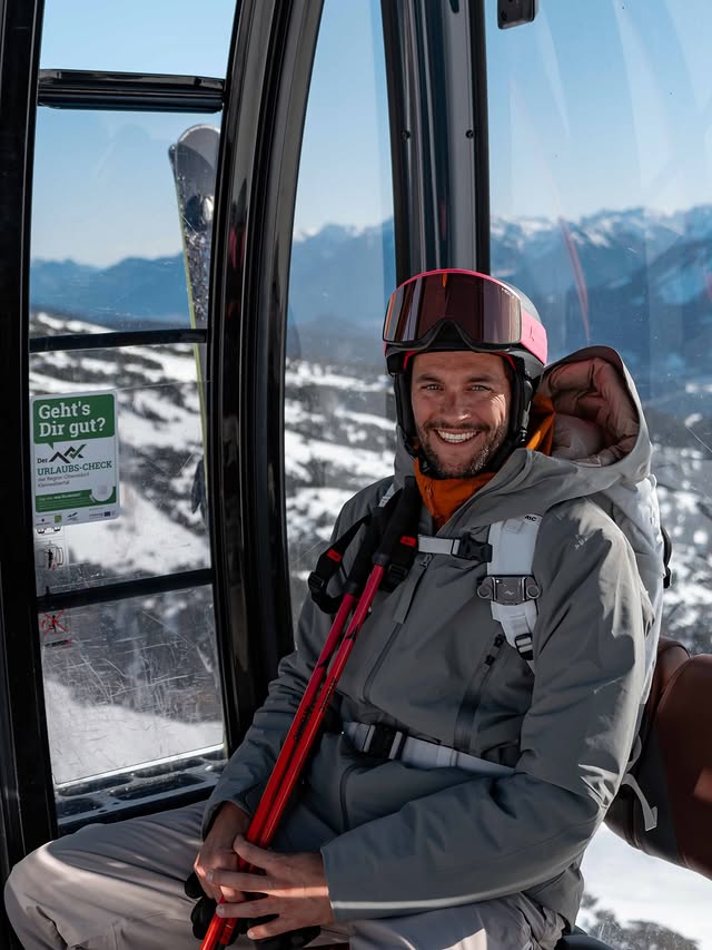 Instagram post by an influencer for Atomic Ski. Caption reads: spring skiing ☀️🏔️🫶🏻 went up with my friends....