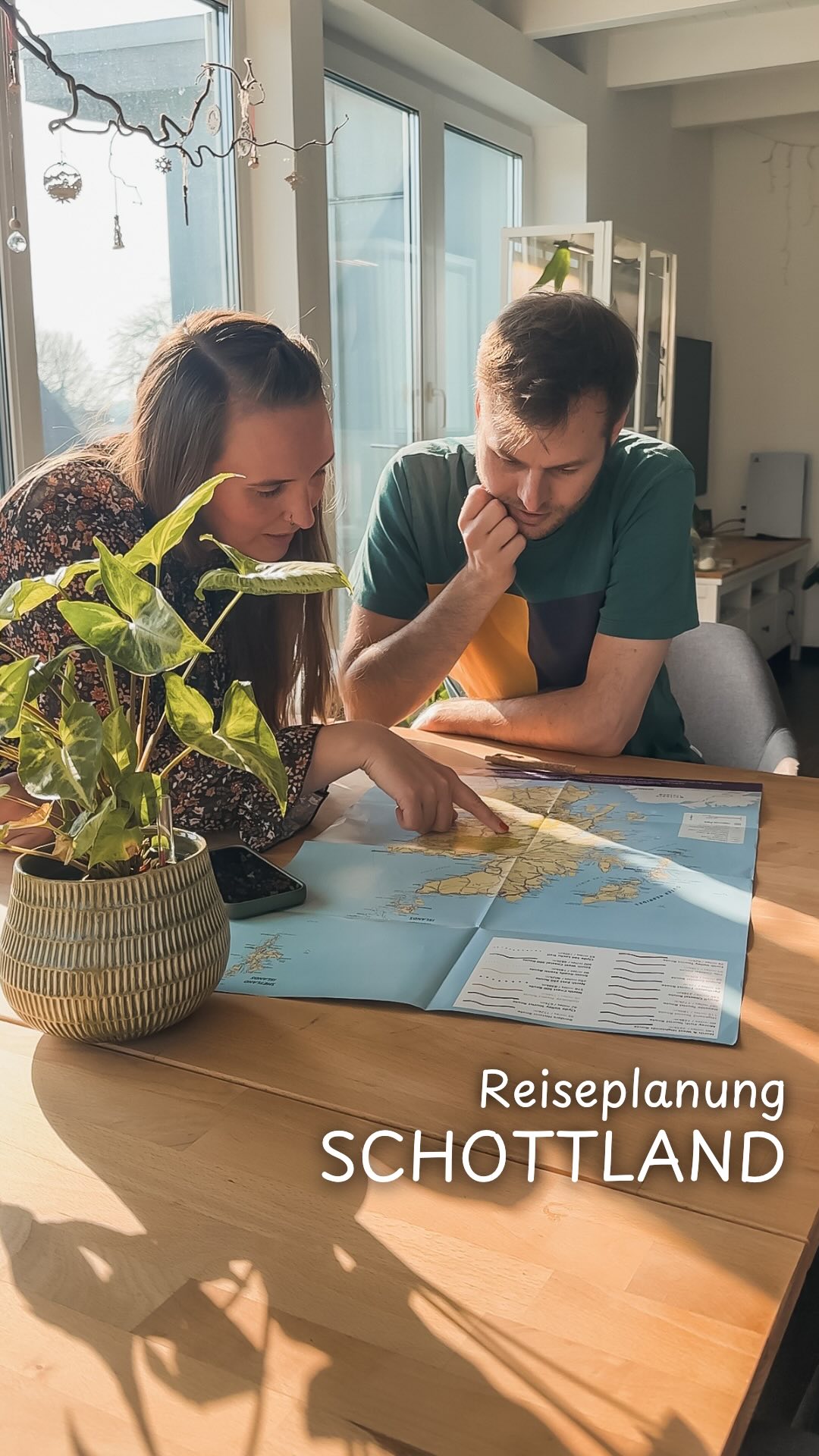 Instagram post by @gruenumdiewelt for Rosetta Stone. Caption reads: Schreibe „Blume“ in die Kommentare und wir senden....