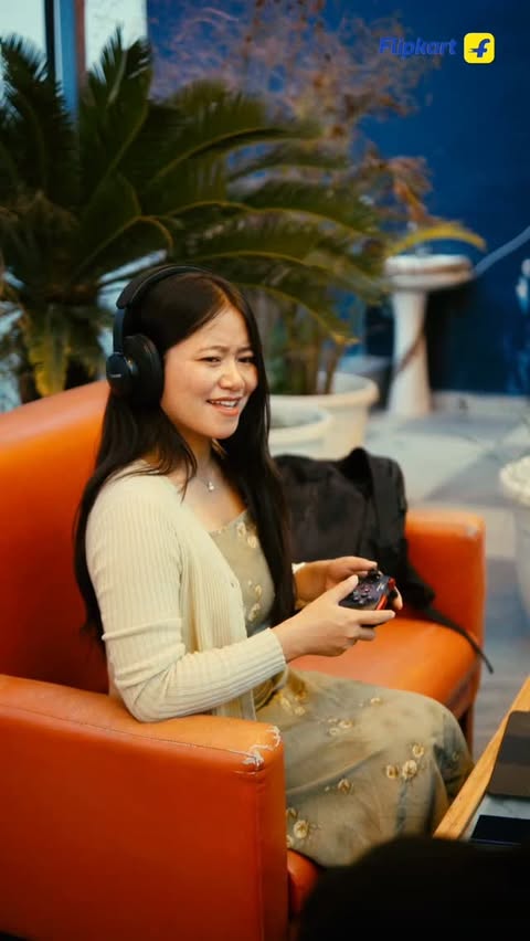 Instagram post by @sooneetathapamgr for Flipkart TechSpert. Caption reads: The next generation of on-the-go gaming experience....