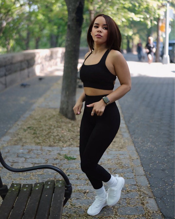 Instagram post by @yullyhernandezl for Anne Klein. Caption reads: [...] on my wrist.

#WellnessInStyle....